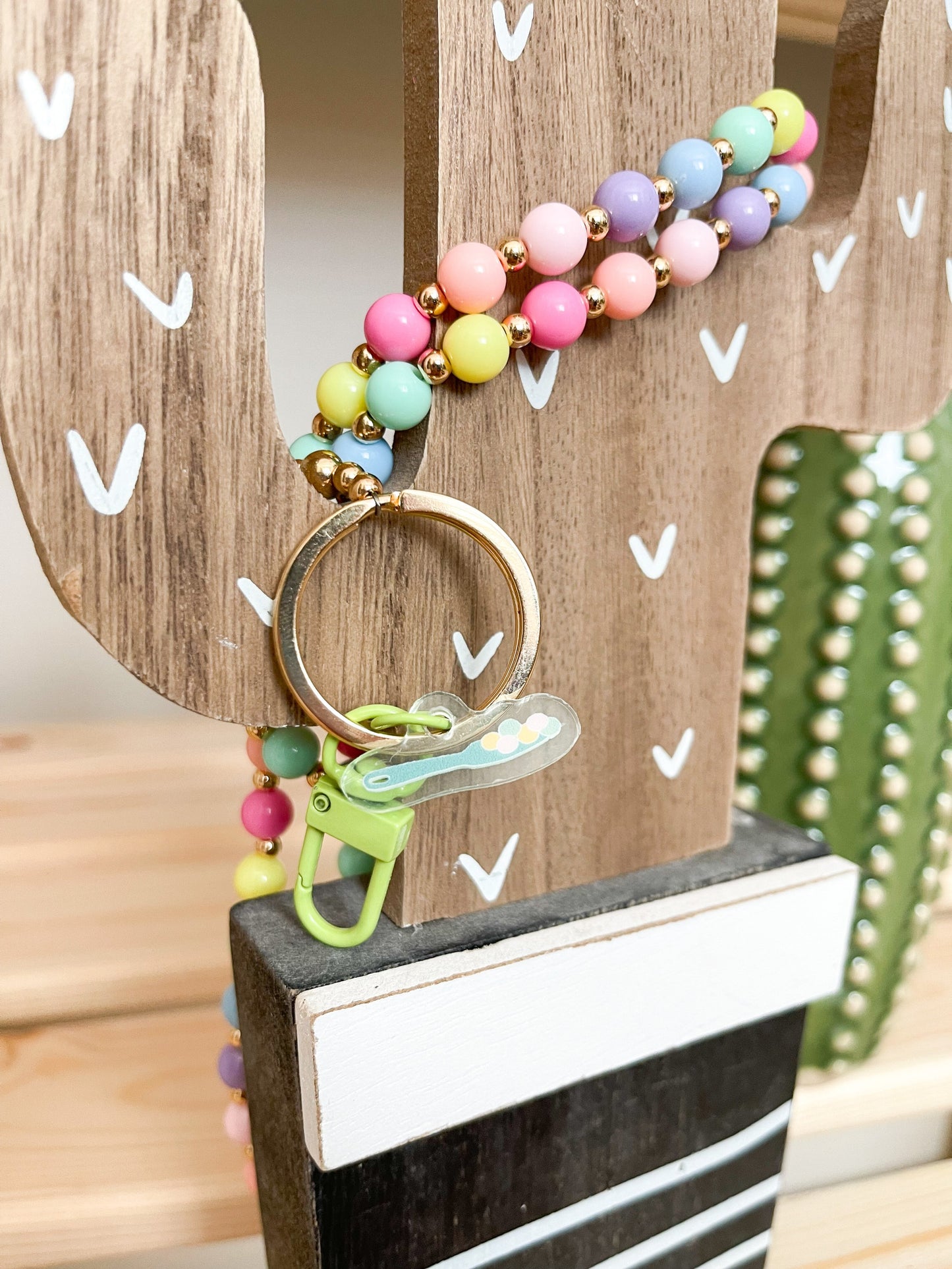 Magnet Wand & Chips Badge Charm